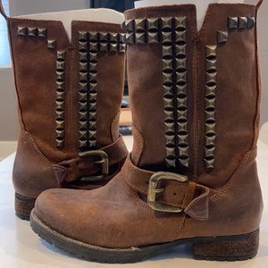 Steve Madden Dark Brown Boots